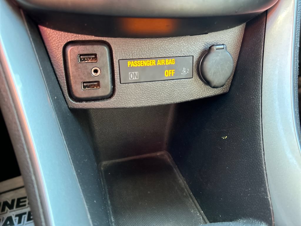 Used 2019 Chevrolet Trax LT w/ LT Convenience Package FWD image 30