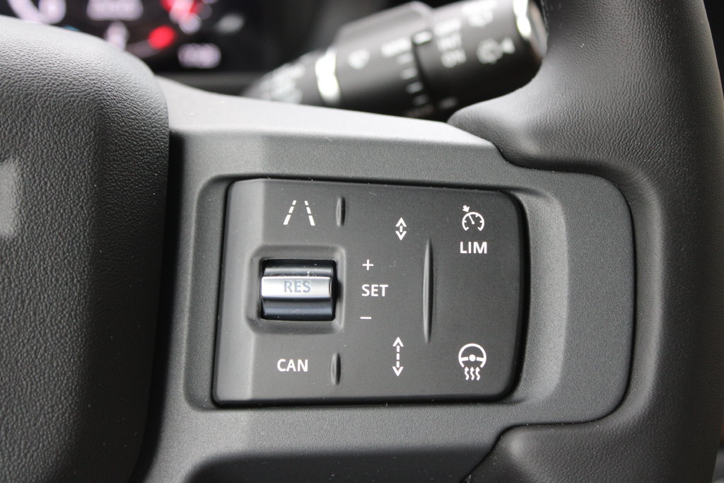 New 2026 Land Rover Defender 130 X-Dynamic SE AWD/4WD image 15
