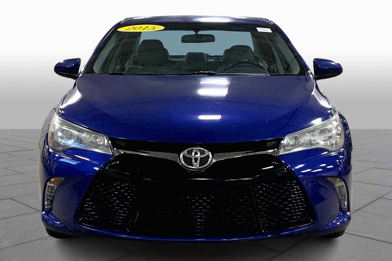 Used 2015 Toyota Camry XSE image 4