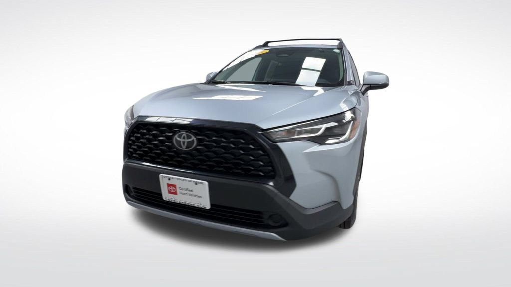 Certified 2023 Toyota Corolla Cross LE w/ Moonroof Package AWD/4WD image 4