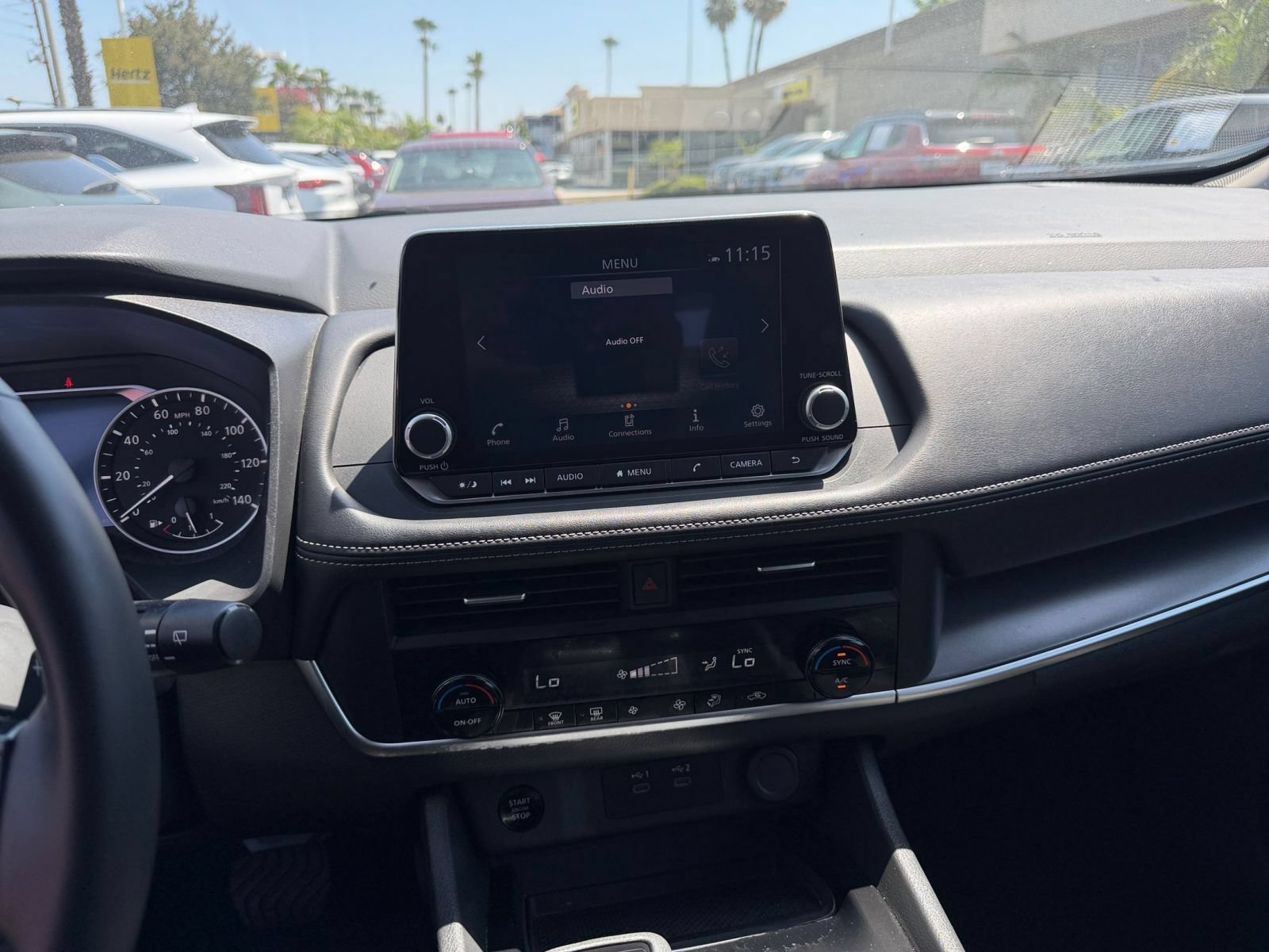 Used 2025 Nissan Rogue SV FWD image 17