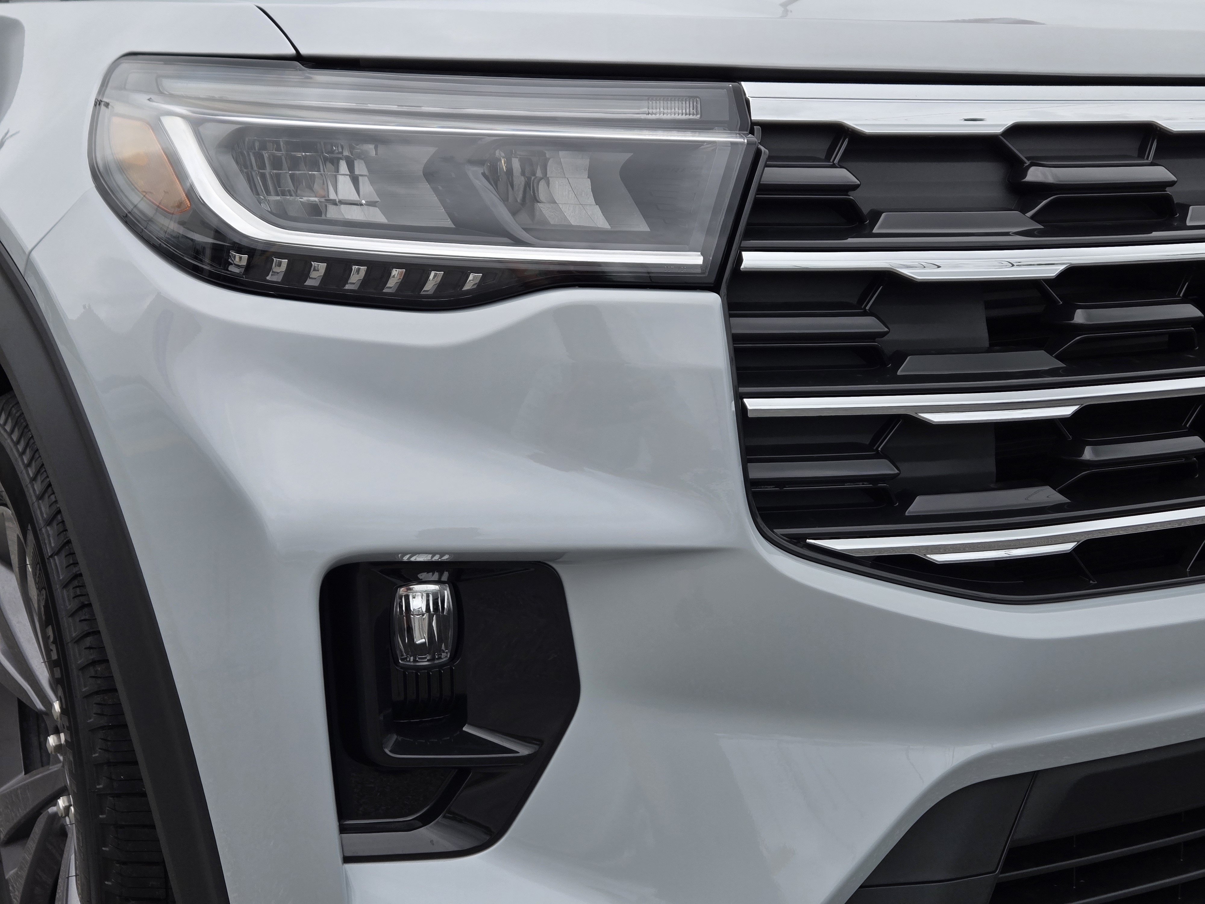 New 2026 Ford Explorer Active w/ Active Comfort Package AWD/4WD image 4