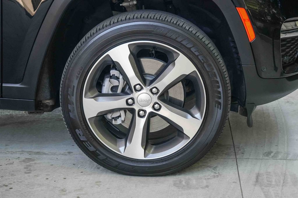 Used 2023 Jeep Grand Cherokee 4WD 4xe w/ Luxury Tech Group II image 10