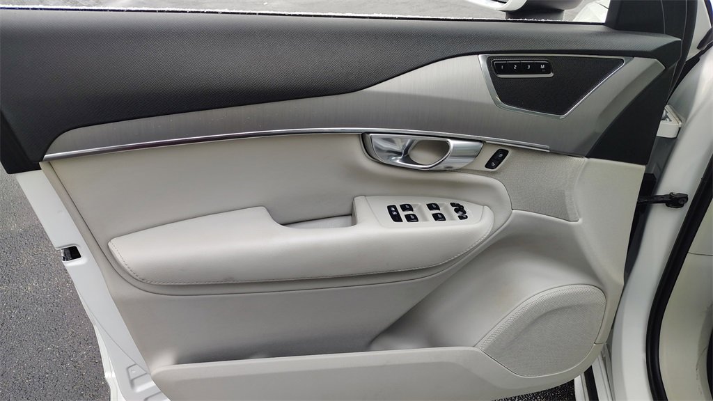 Certified 2023 Volvo XC90 B5 Core w/ Climate Package image 8