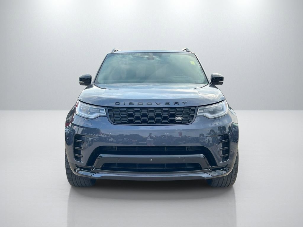 Used 2024 Land Rover Discovery Dynamic SE image 2