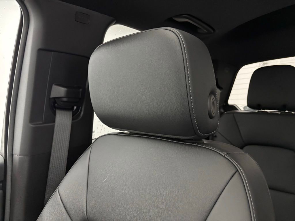 New 2026 GMC Canyon Elevation w/ Convenience Package image 39