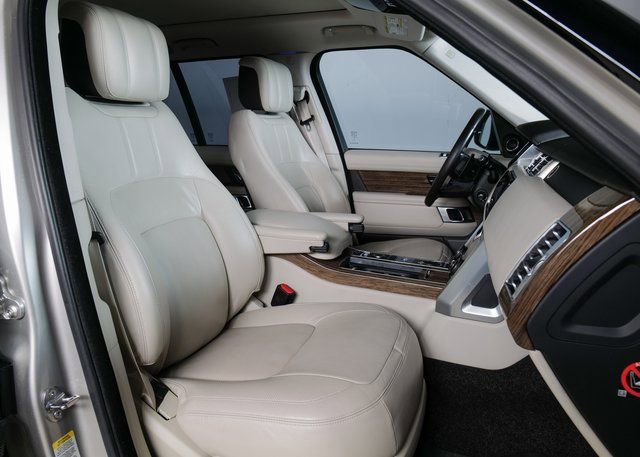 Used 2019 Land Rover Range Rover HSE image 3