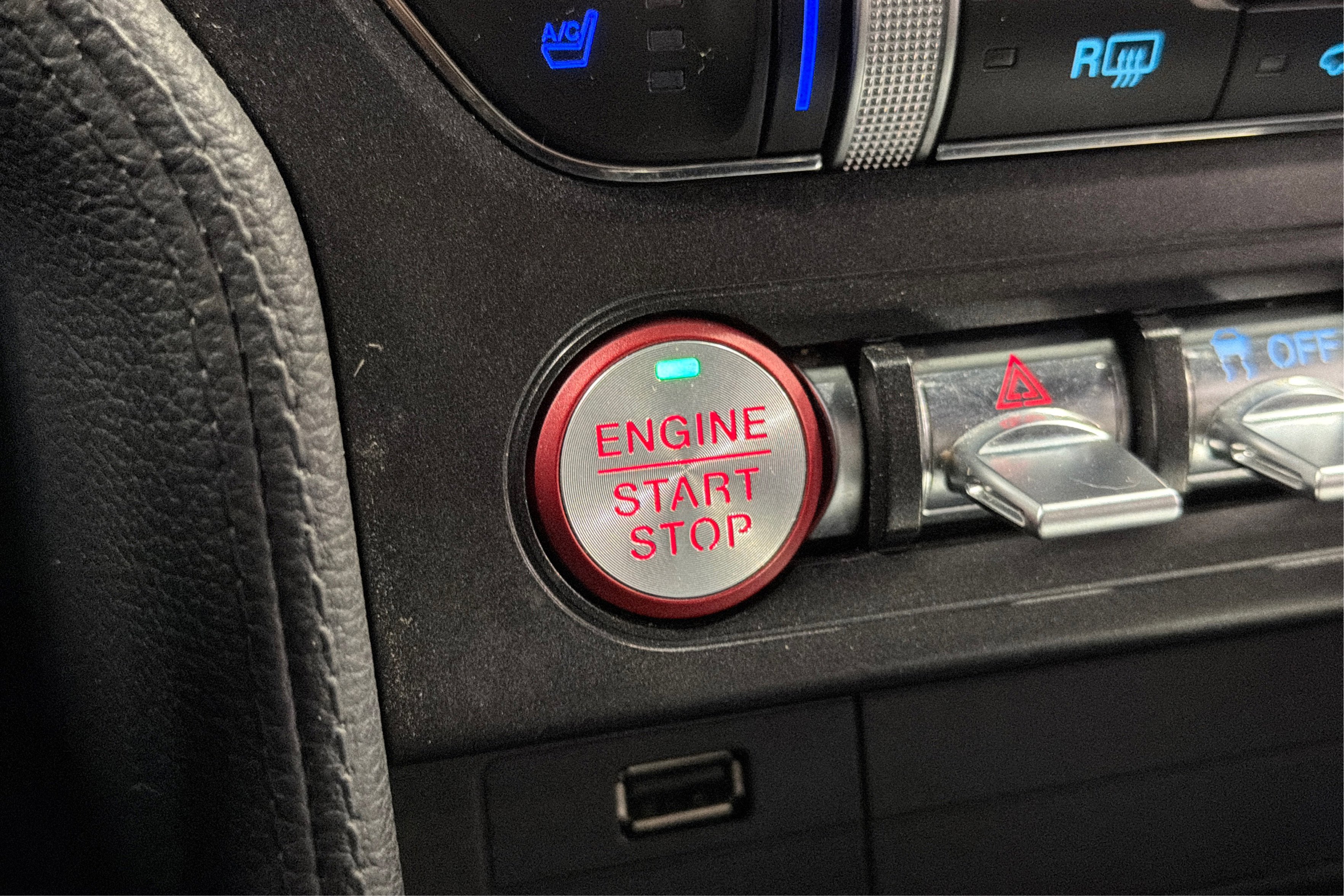 Used 2019 Ford Mustang Premium RWD image 31