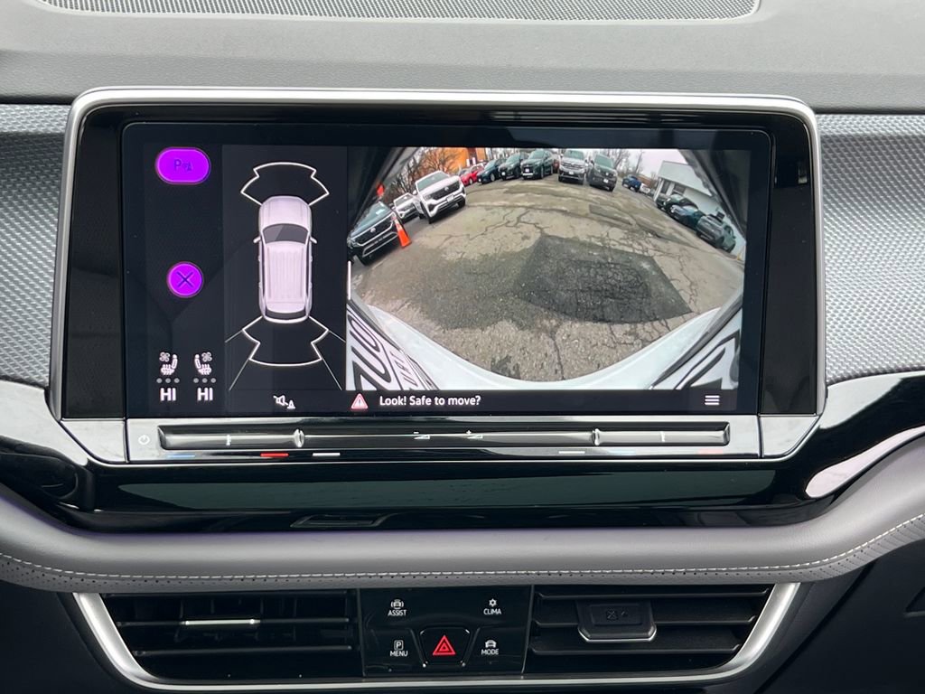 Certified 2024 Volkswagen Atlas Cross Sport SEL R-Line image 26