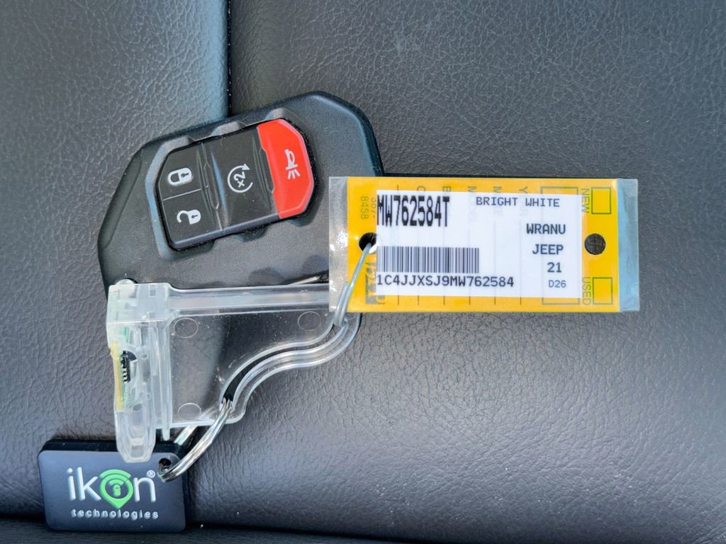 Used 2021 Jeep Wrangler Unlimited Rubicon w/ Dual Top Group AWD/4WD image 37