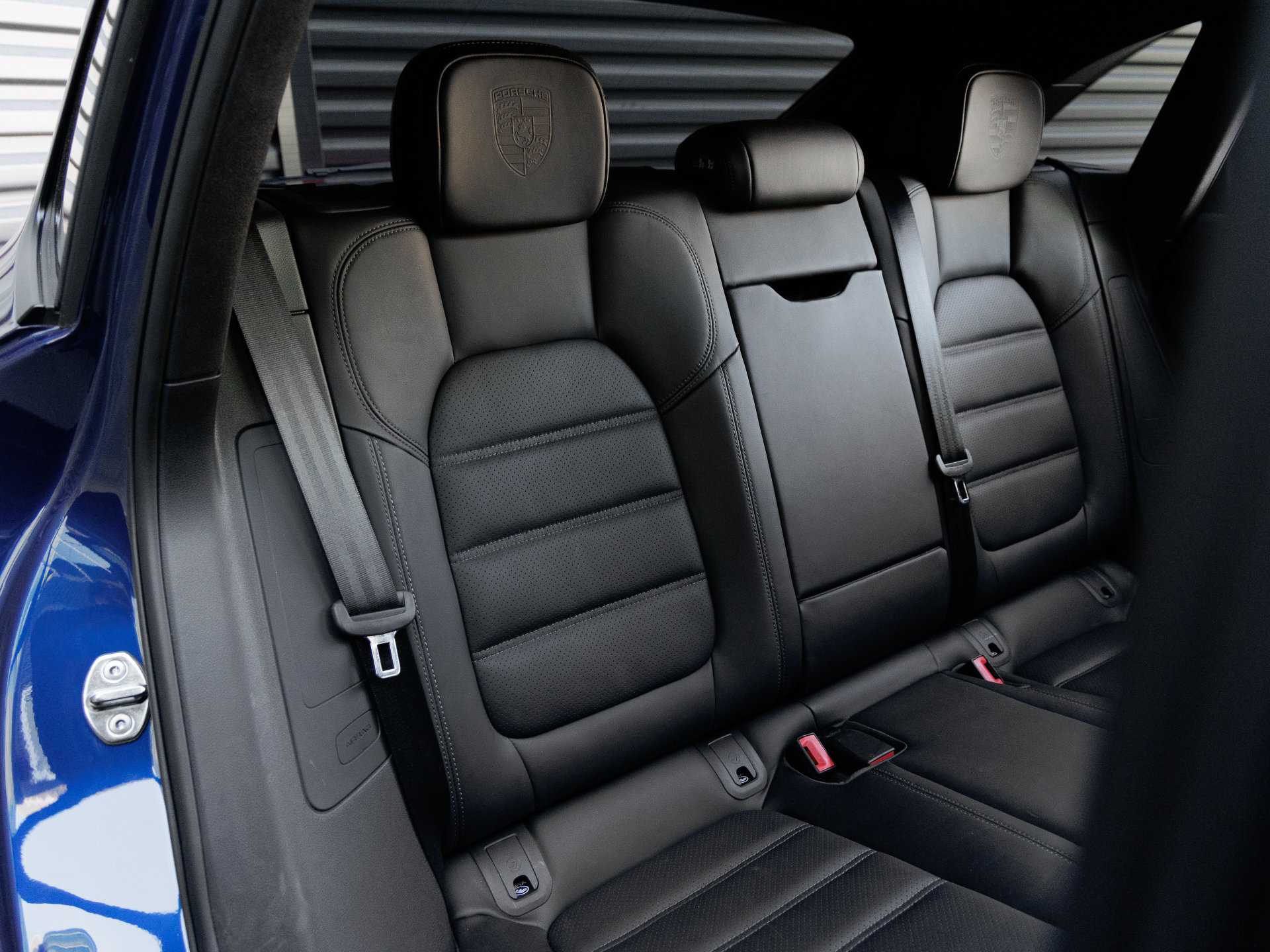 Certified 2026 Porsche Macan AWD/4WD image 33
