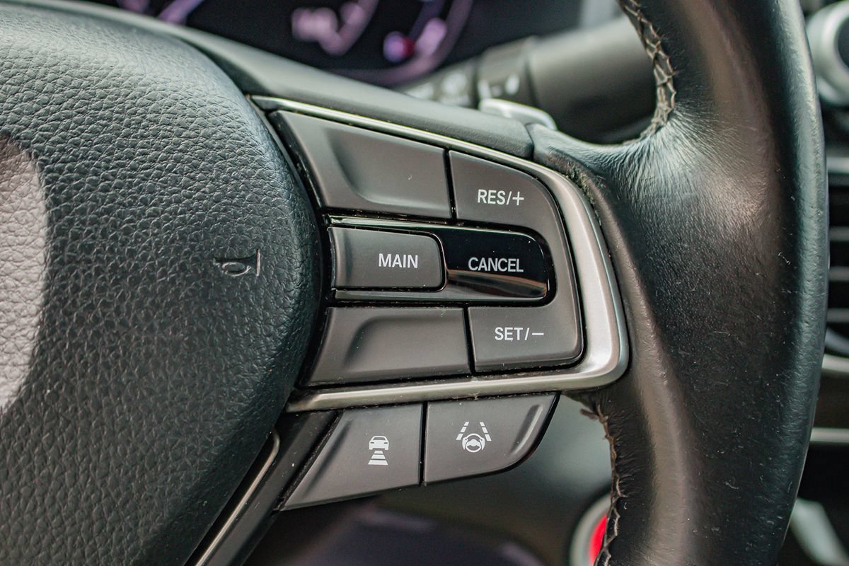 Used 2018 Honda Accord Sport image 24