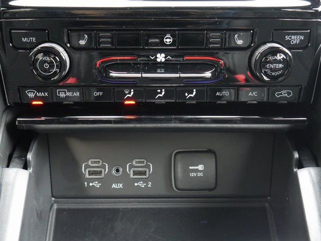 New 2025 Jeep Grand Cherokee Altitude image 18