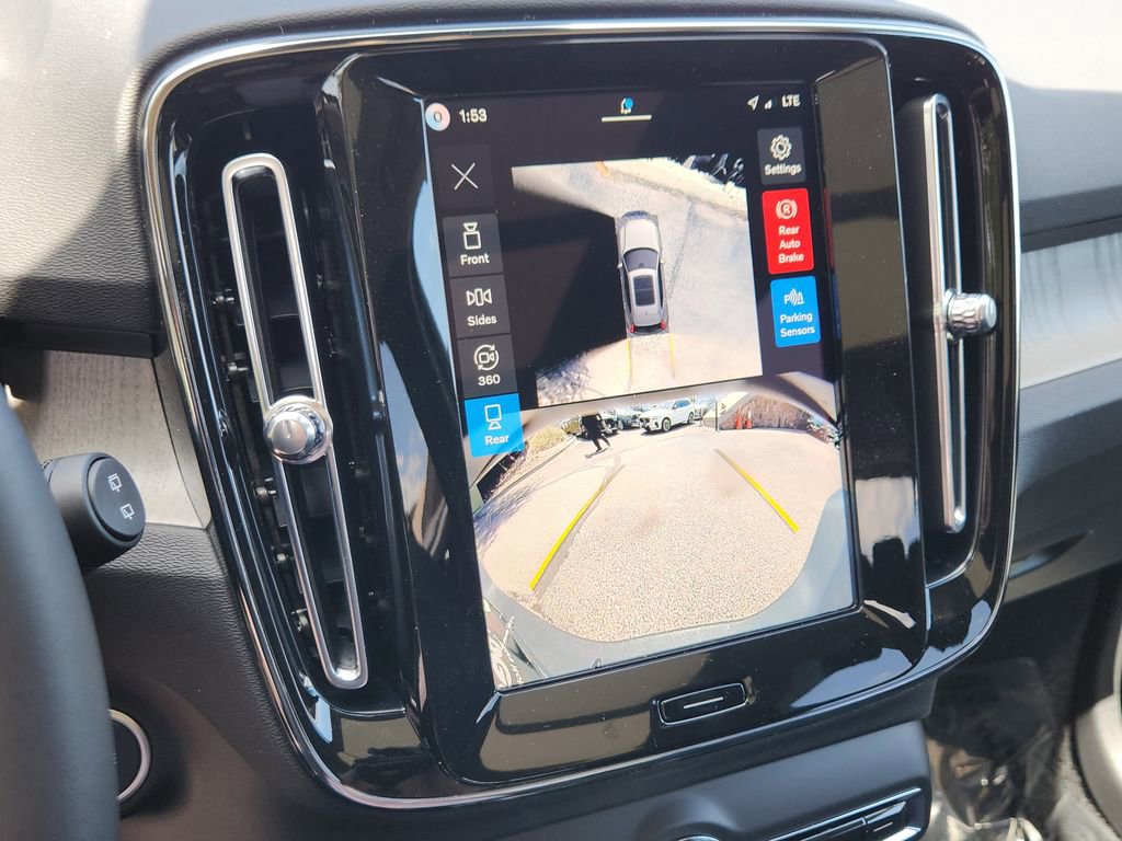 New 2026 Volvo XC40 B5 Ultra w/ Climate Package AWD/4WD image 9
