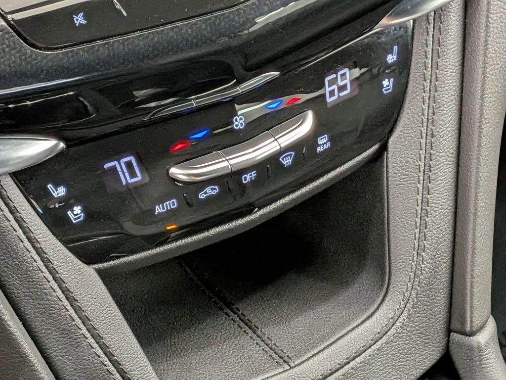 Used 2023 Cadillac XT6 Sport w/ Technology Package image 24