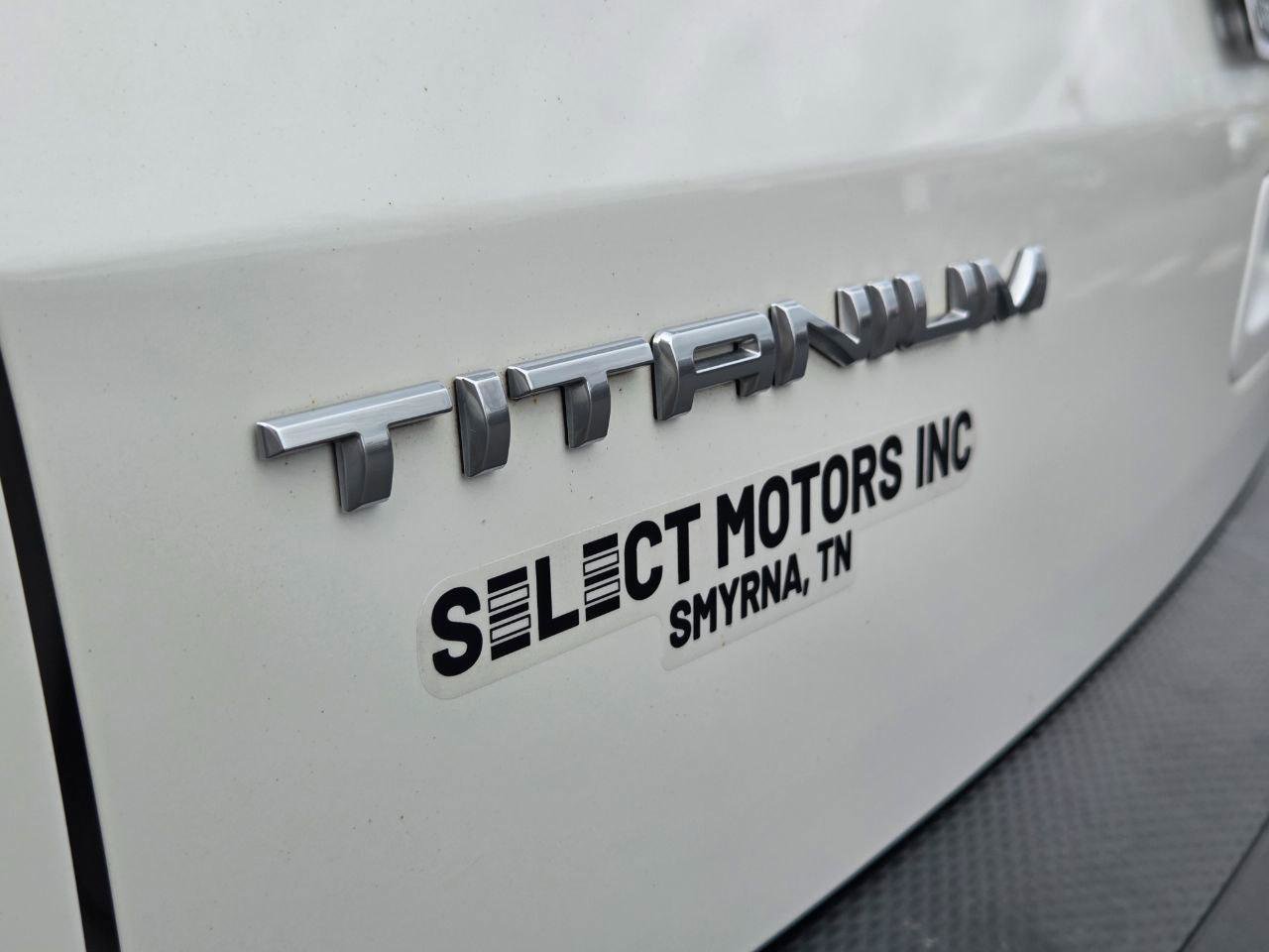 Used 2020 Ford Escape Titanium image 10