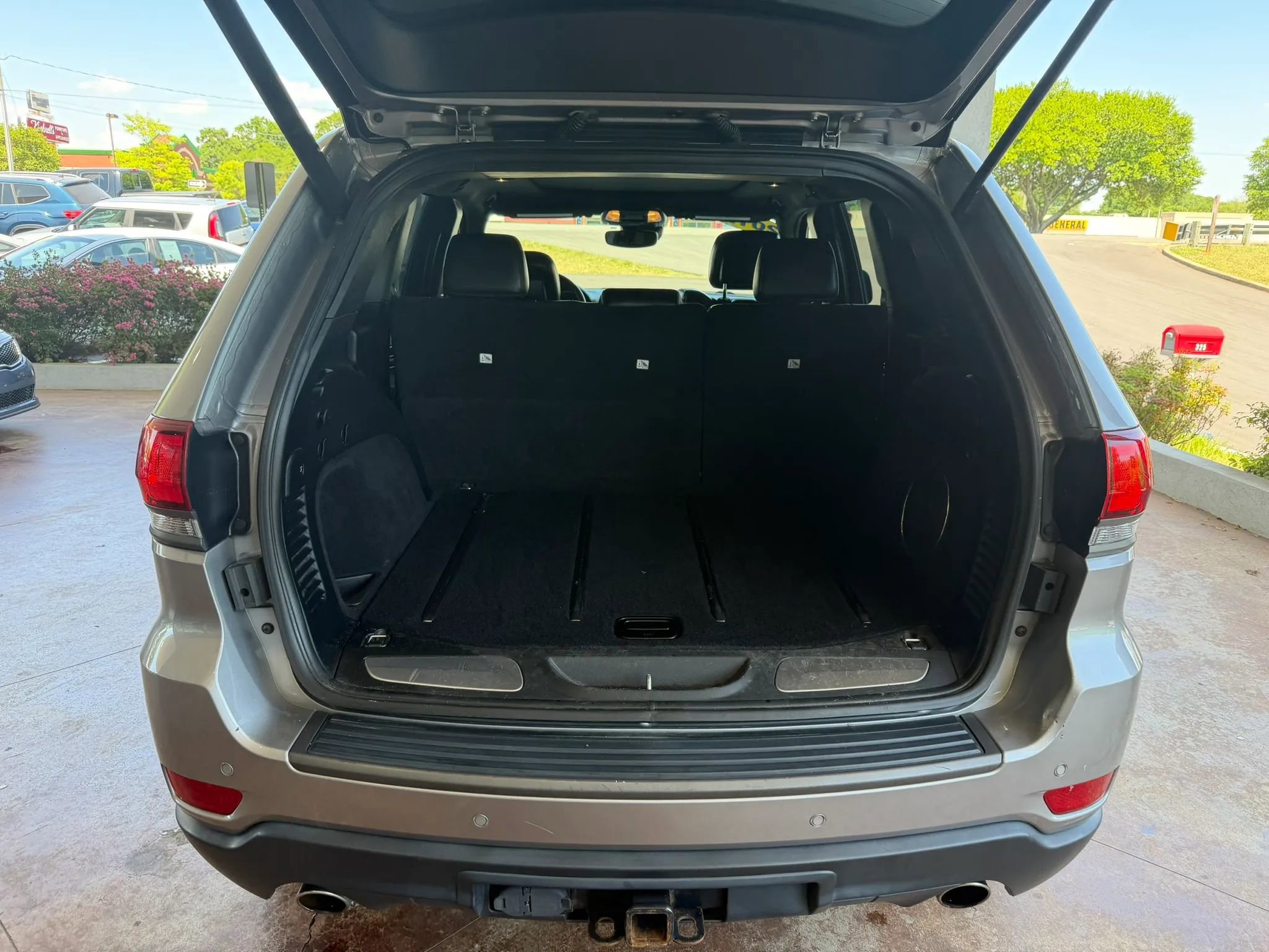 Used 2017 Jeep Grand Cherokee Trailhawk w/ Trailhawk Luxury Group AWD/4WD image 23