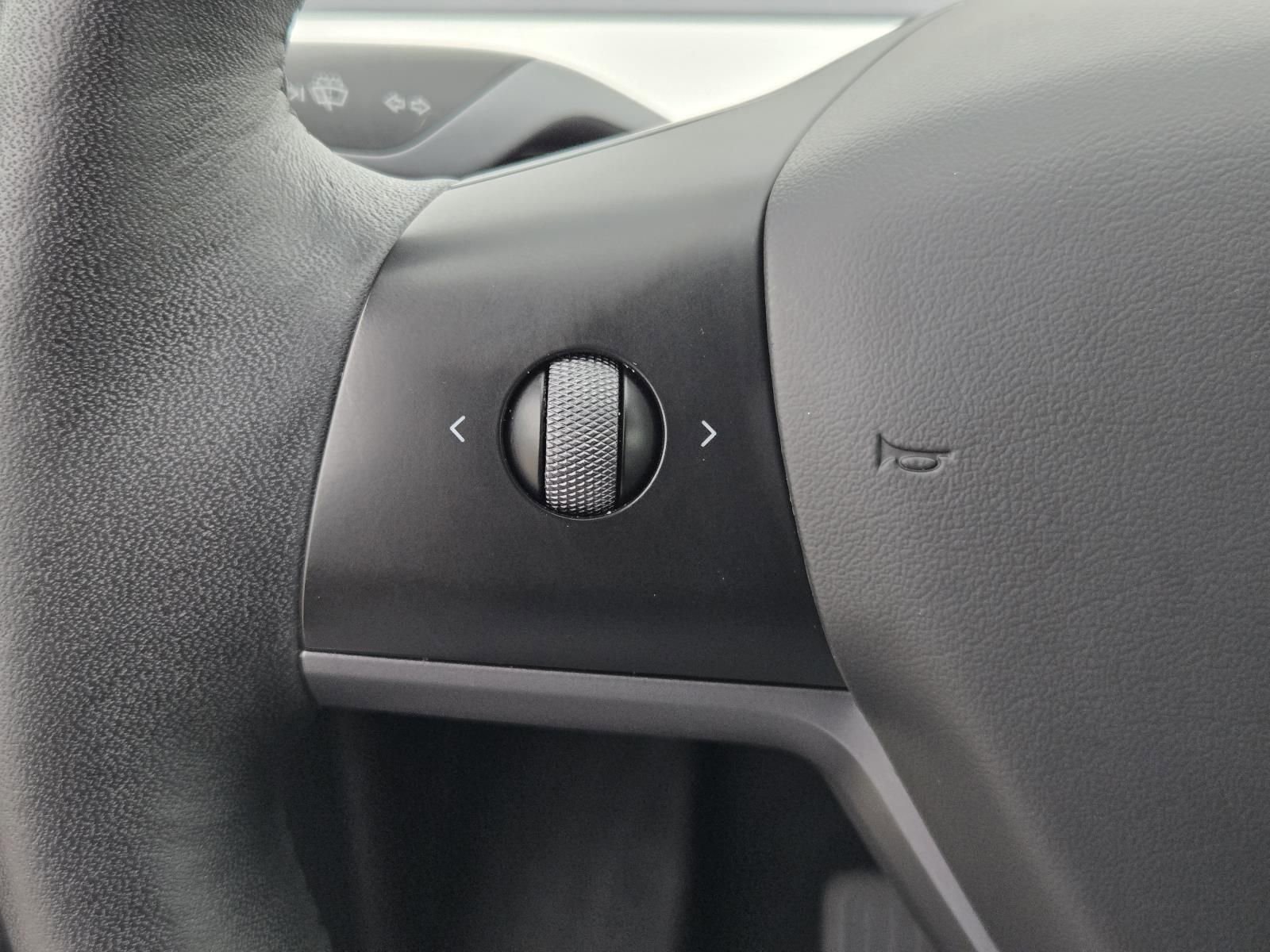 Used 2023 Tesla Model Y Long Range AWD/4WD image 17