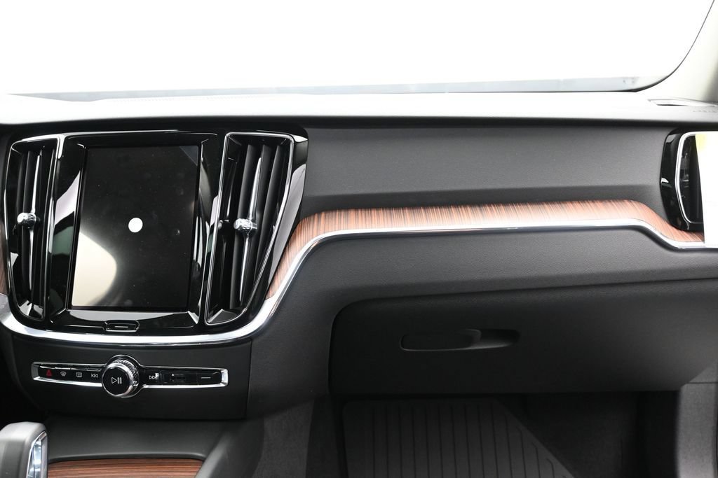 New 2026 Volvo V60 B5 Cross Country Plus w/ Protection Package Premier AWD/4WD image 20