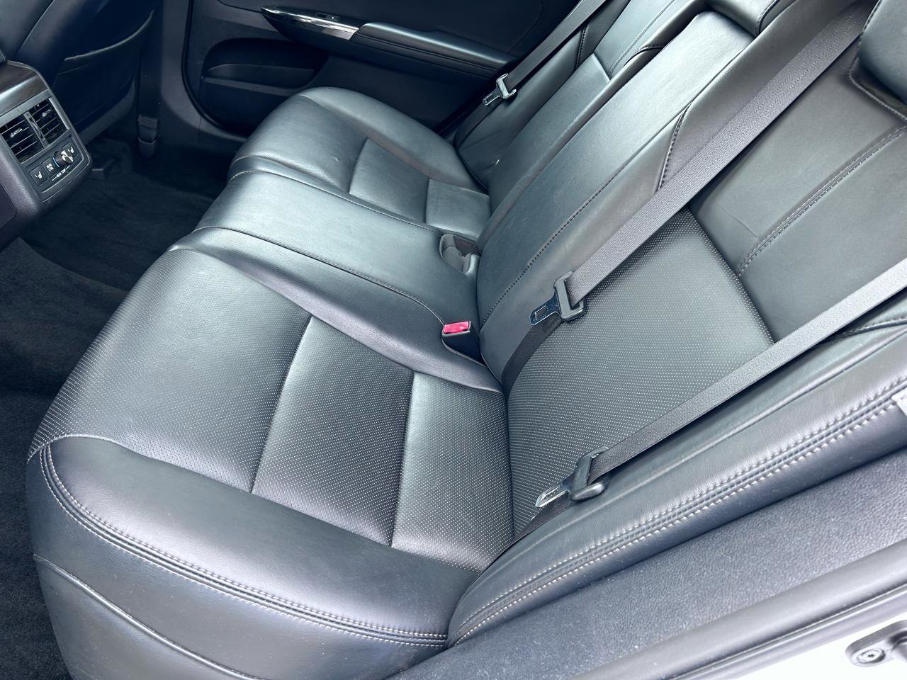 Used 2018 Toyota Avalon Limited FWD image 15