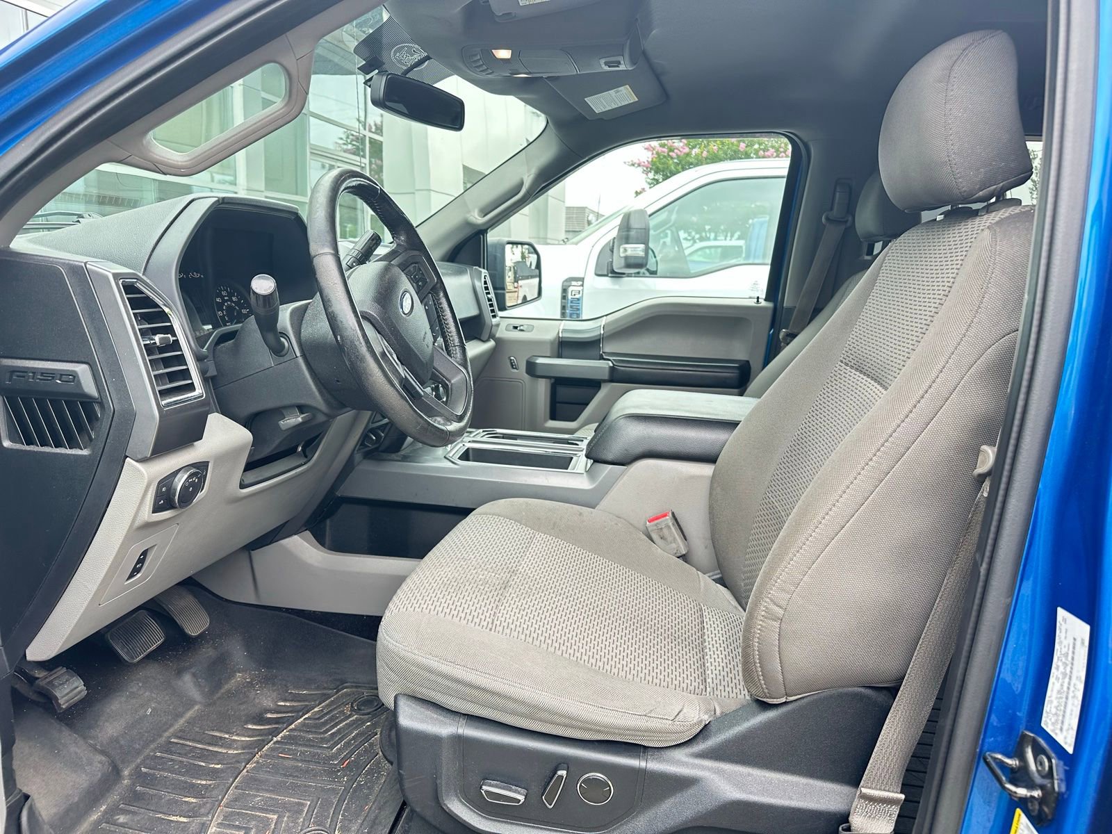 Used 2016 Ford F150 XLT w/ Equipment Group 302A Luxury AWD/4WD image 9