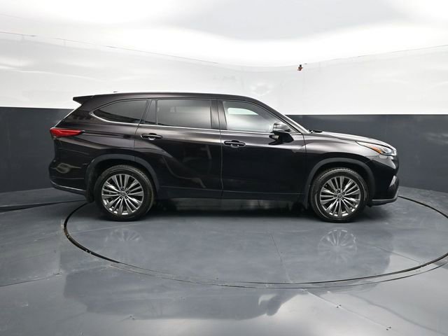Used 2021 Toyota Highlander Platinum image 10
