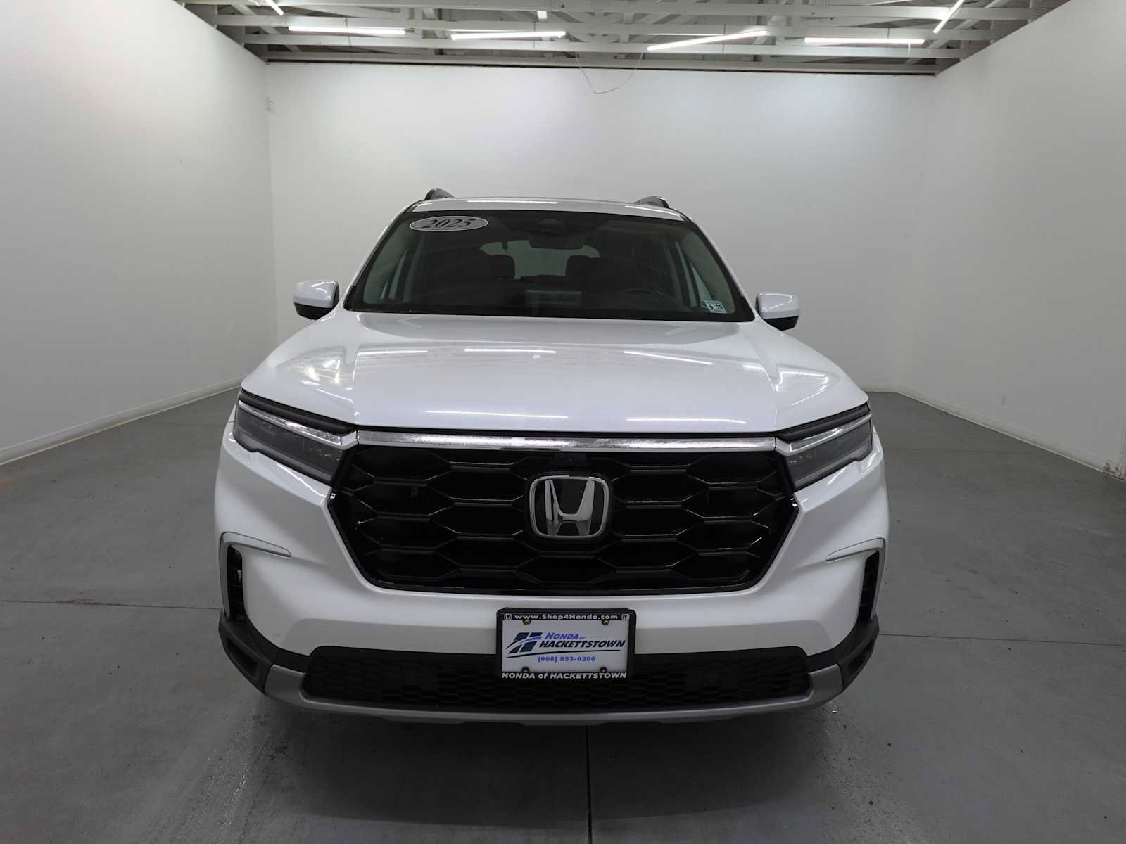 Certified 2025 Honda Pilot Elite image 2