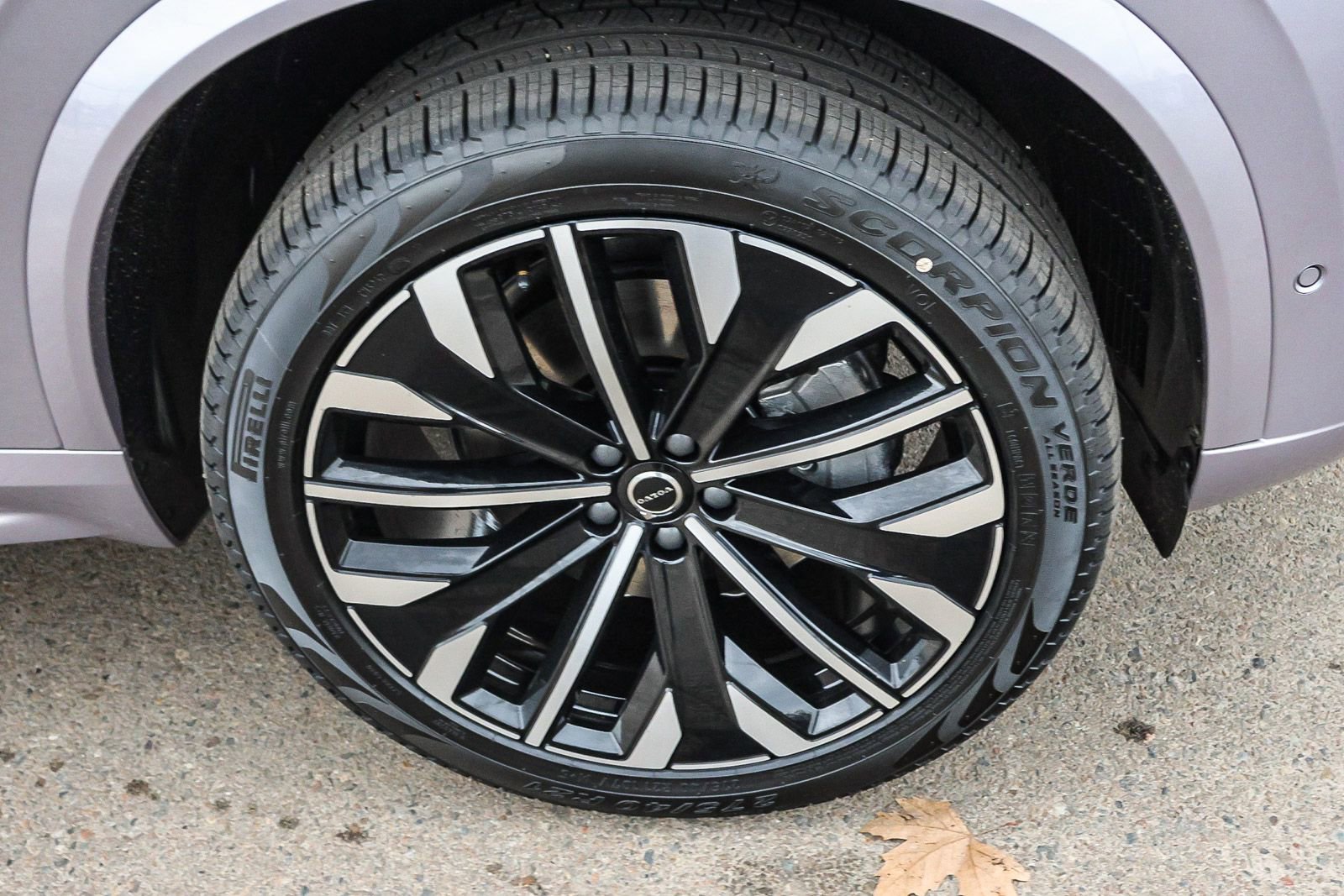 New 2026 Volvo XC90 B6 Plus w/ Protection Package image 14