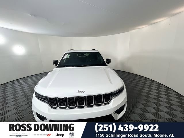 New 2025 Jeep Grand Cherokee Laredo w/ Luxury Tech Group I