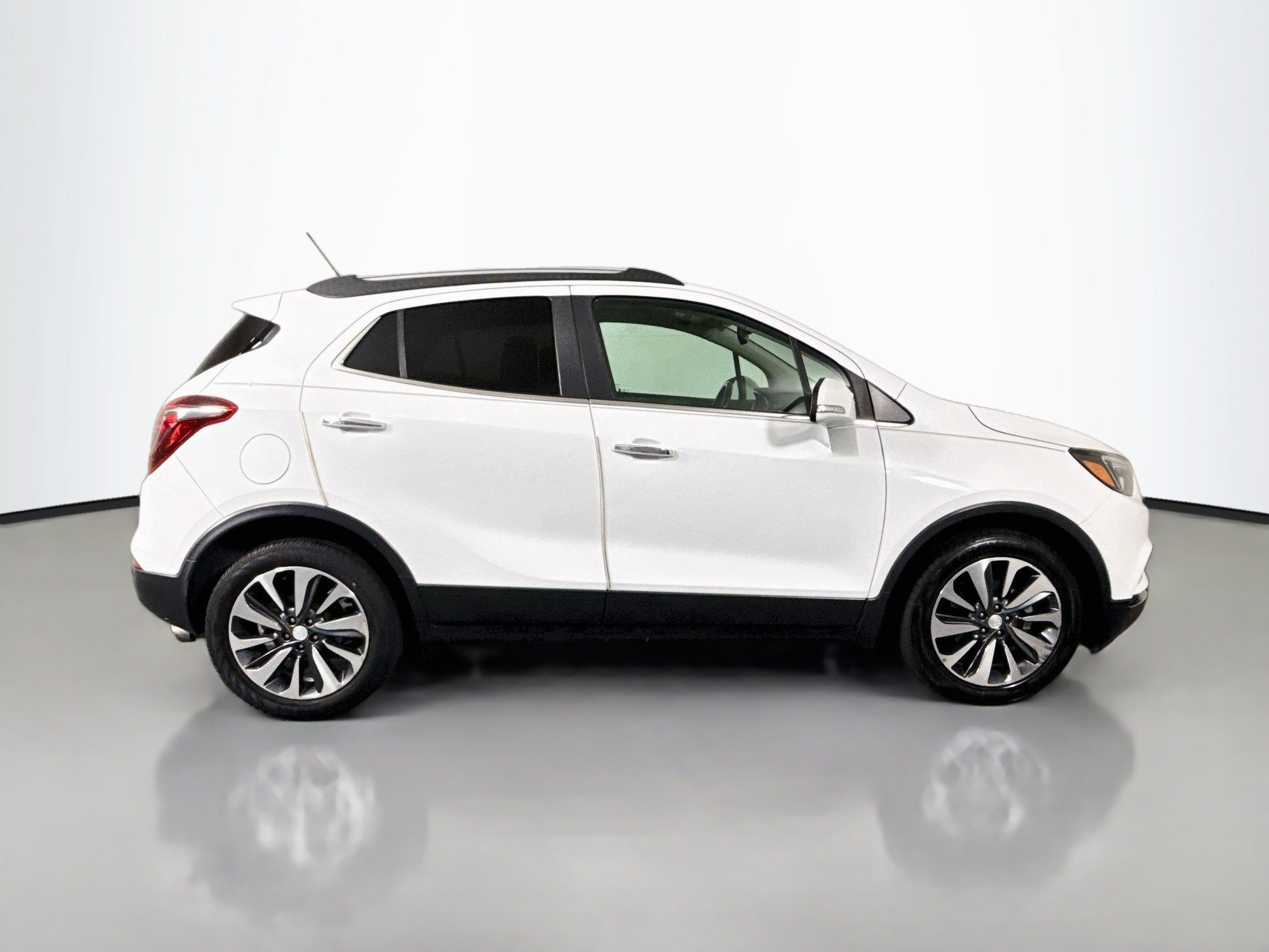 Used 2019 Buick Encore Essence FWD image 11