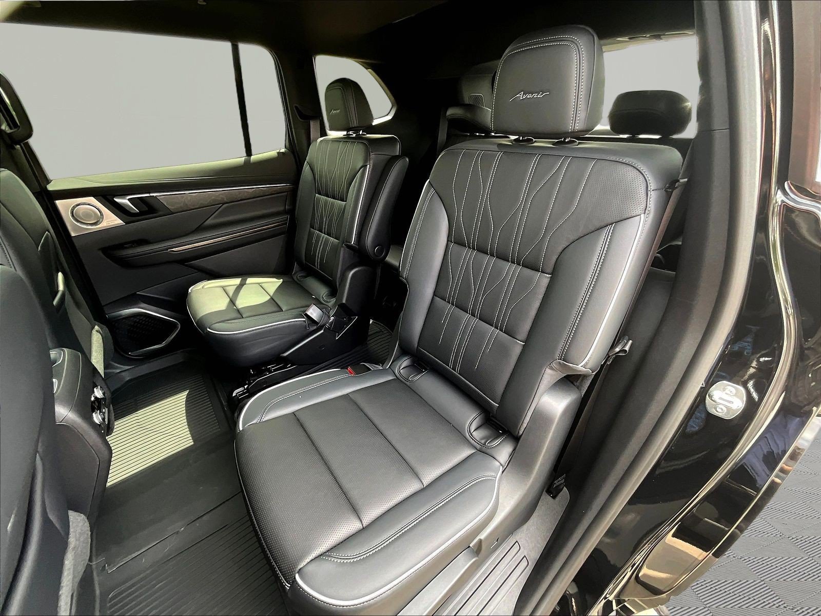 New 2026 Buick Enclave Avenir w/ Super Cruise Package FWD image 18