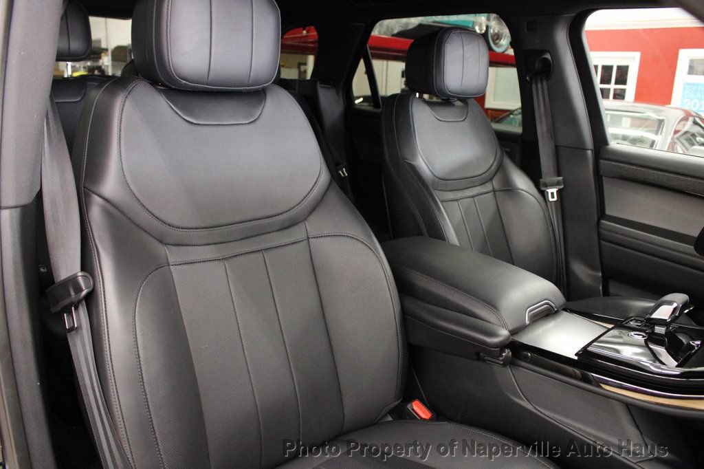 Used 2025 Land Rover Range Rover Sport SE AWD/4WD image 45