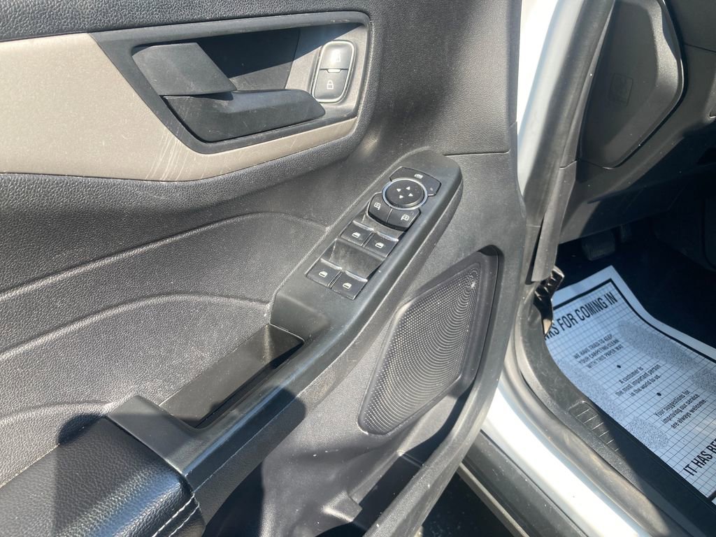 Used 2022 Ford Escape SE w/ Cold Weather Package image 14