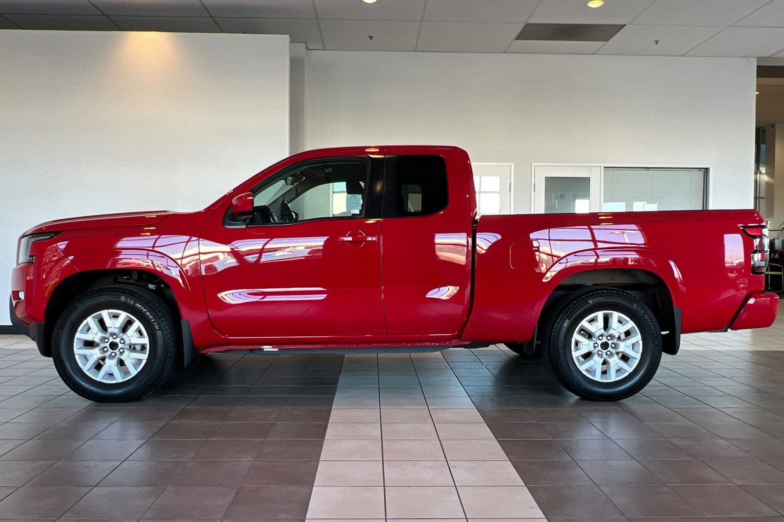 Used 2022 Nissan Frontier SV image 7