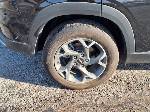 Used 2025 Chevrolet Trax LT w/ LT Convenience Package image 49