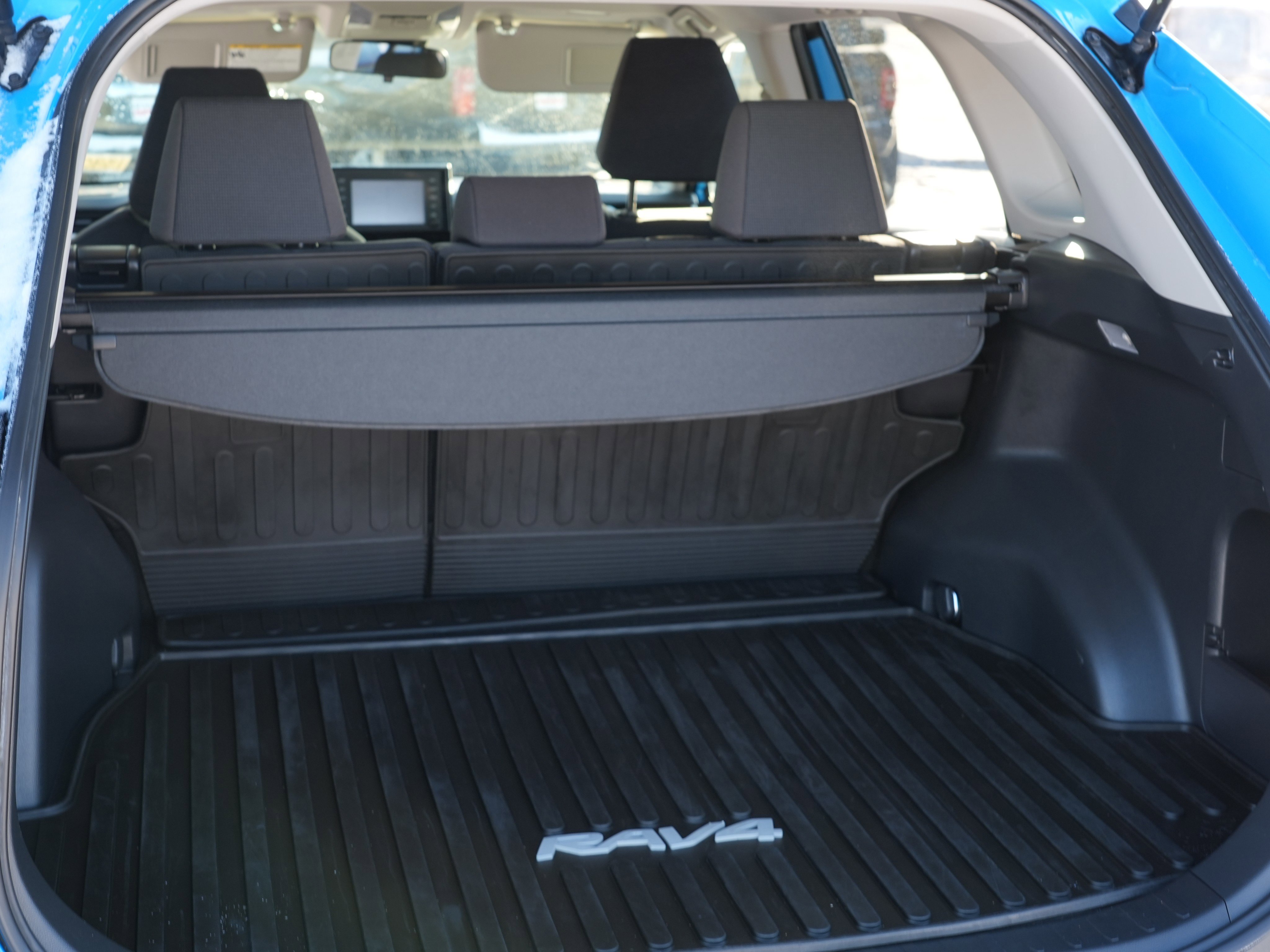 Used 2019 Toyota RAV4 LE w/ All Weather Liner Package image 27