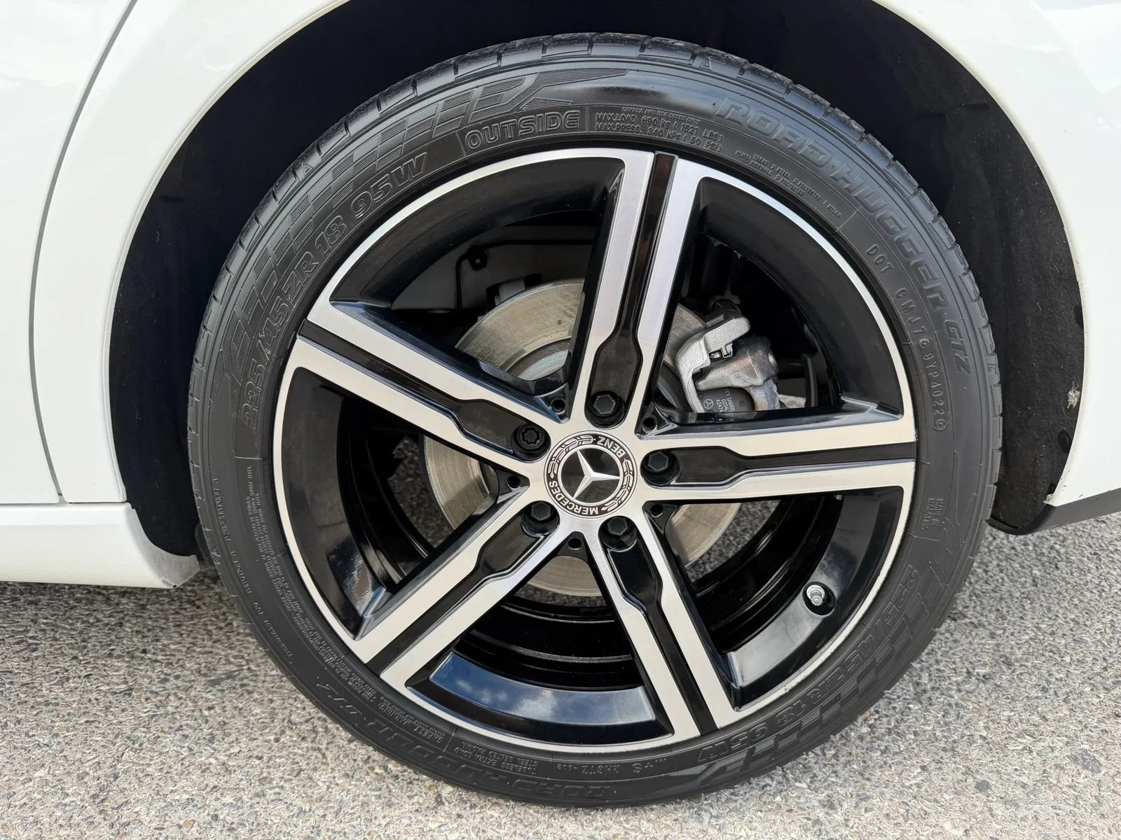 Used 2023 Mercedes-Benz CLA 250 w/ Premium Package image 9