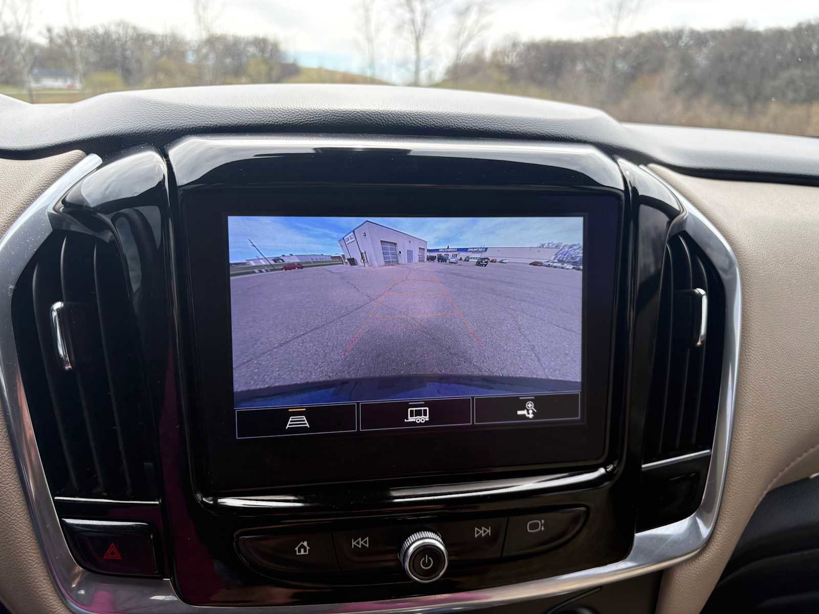Used 2022 Chevrolet Traverse LT AWD/4WD image 21