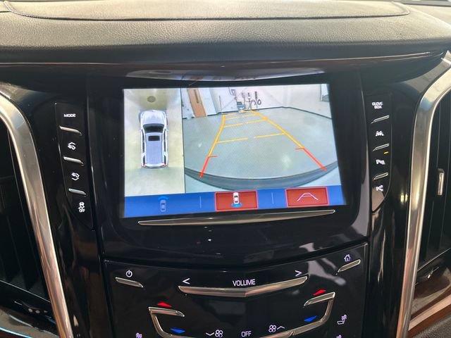 Used 2019 Cadillac Escalade Luxury AWD/4WD image 11