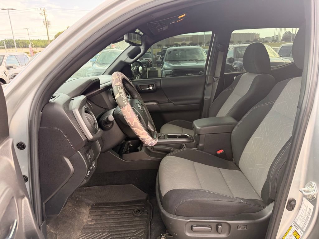 Used 2023 Toyota Tacoma TRD Off-Road AWD/4WD image 12