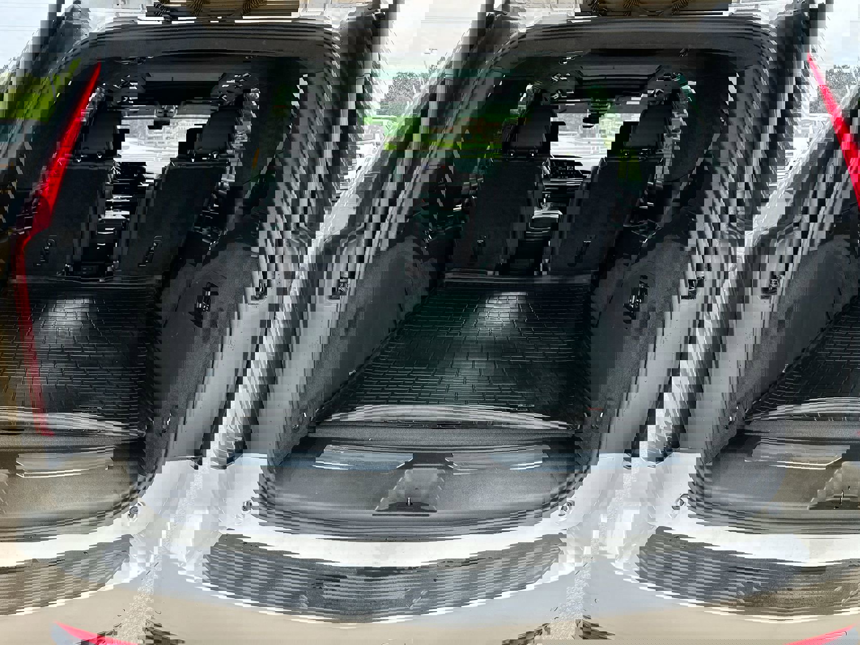 Used 2023 Cadillac Escalade Sport Platinum w/ LPO, ONYX Package image 26