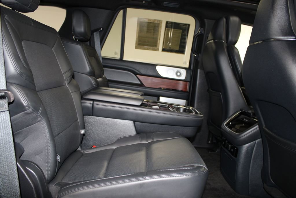 Used 2024 Lincoln Navigator Reserve image 36