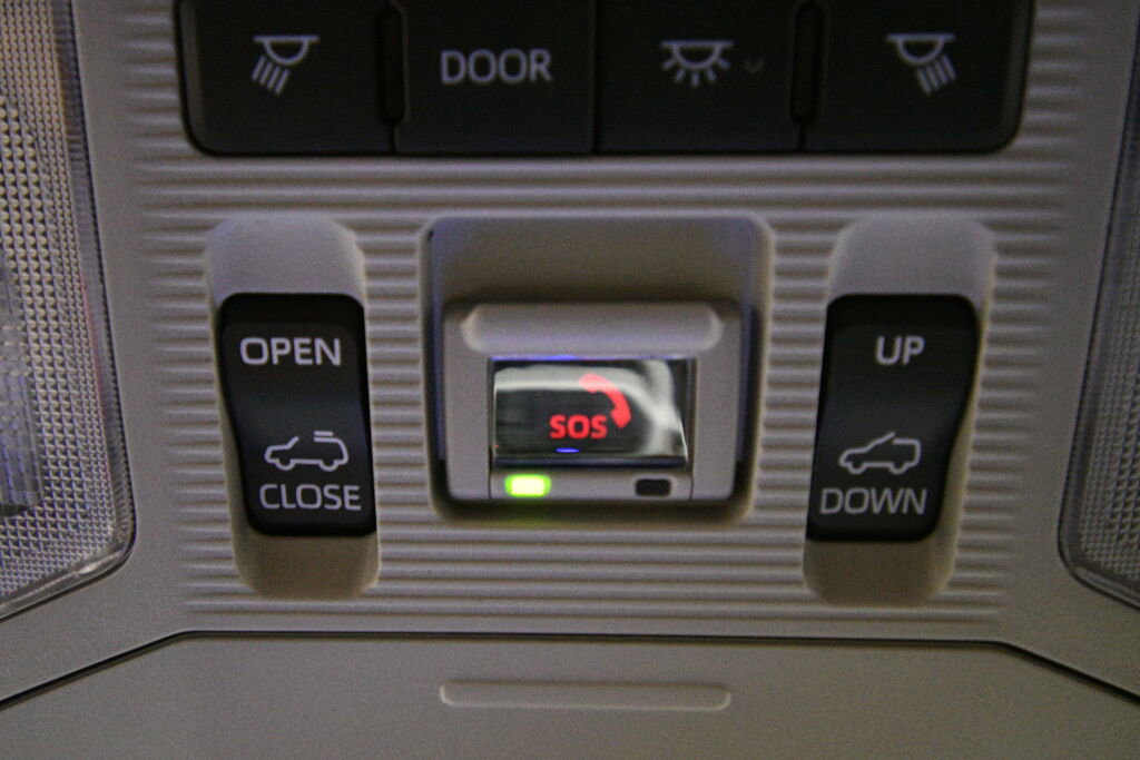 Used 2025 Toyota RAV4 XLE w/ Convenience Package image 20