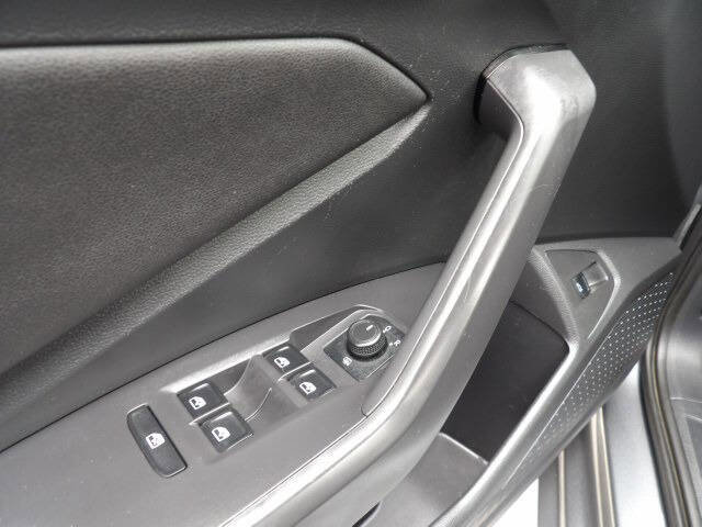 Used 2020 Volkswagen Jetta S w/ Driver Assistance Package image 18