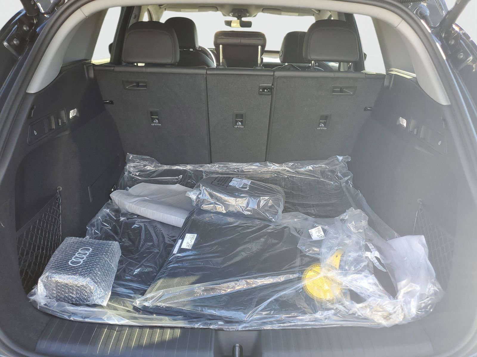 New 2025 Audi Q6 e-tron Premium image 9