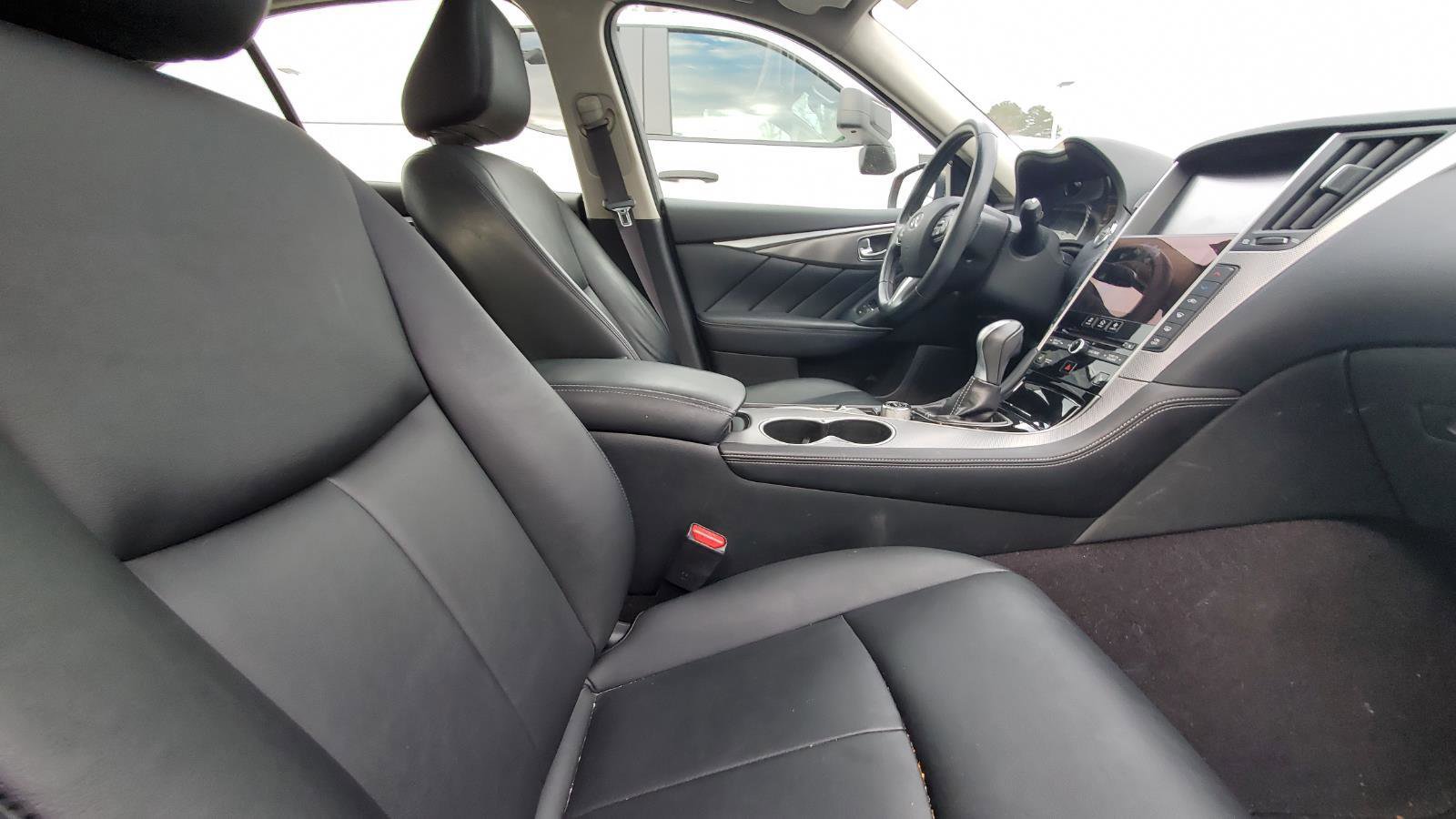 Used 2015 INFINITI Q50 Premium w/ Navigation Package image 4