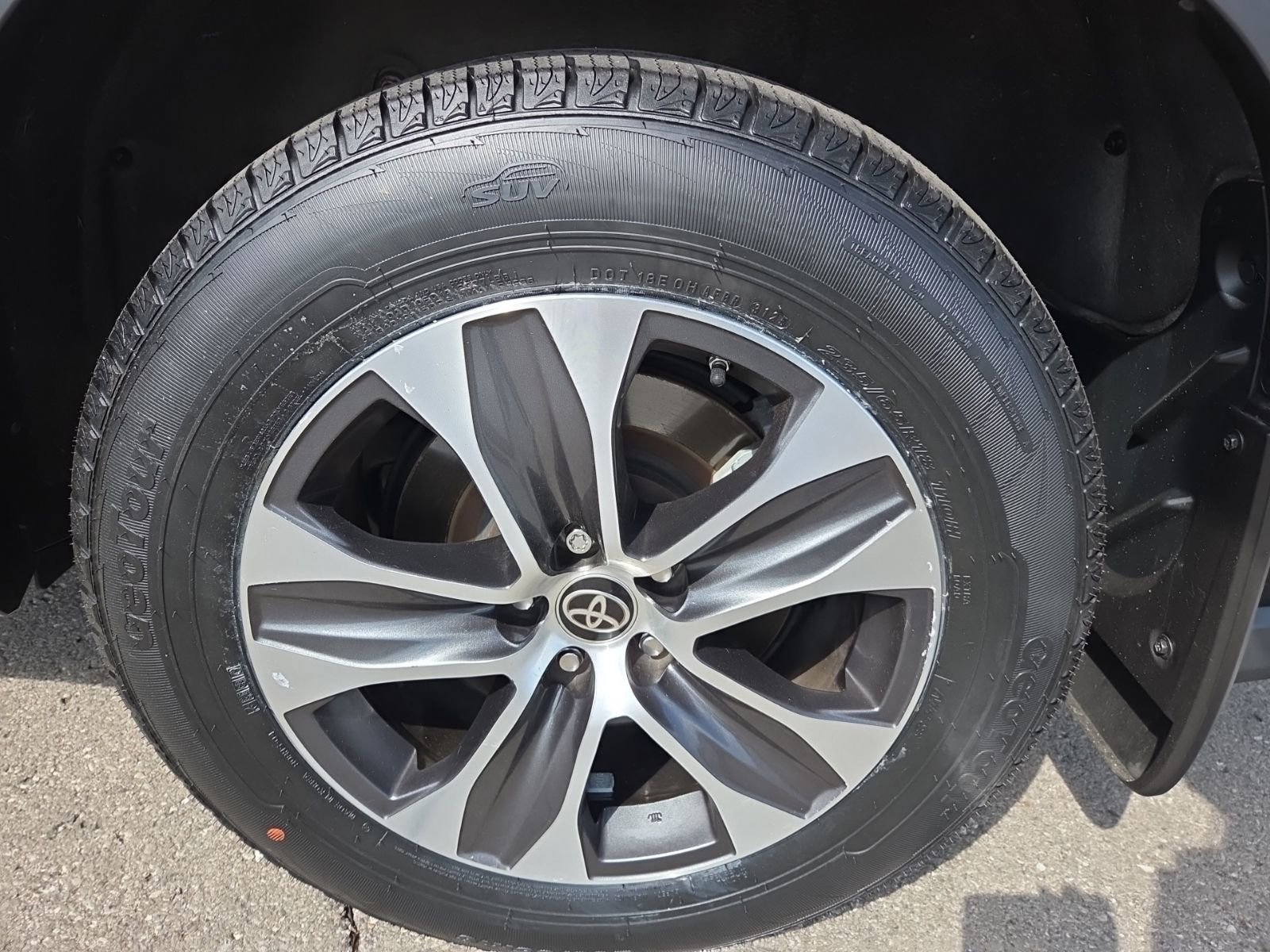 Used 2022 Toyota Highlander XLE image 14