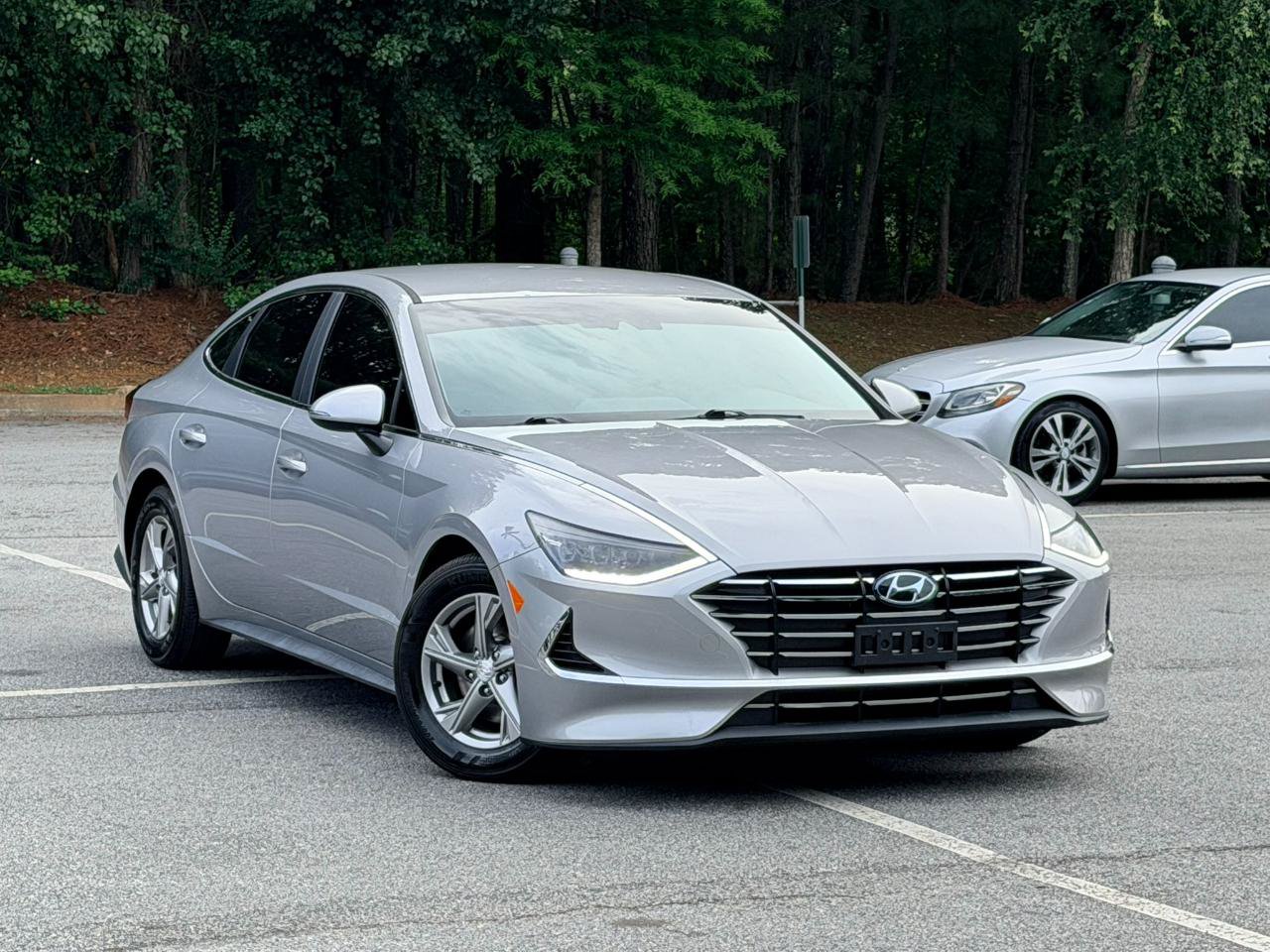 Used 2023 Hyundai Sonata SE FWD image 3