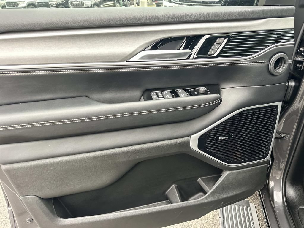 New 2026 Jeep Grand Wagoneer Limited AWD/4WD image 13