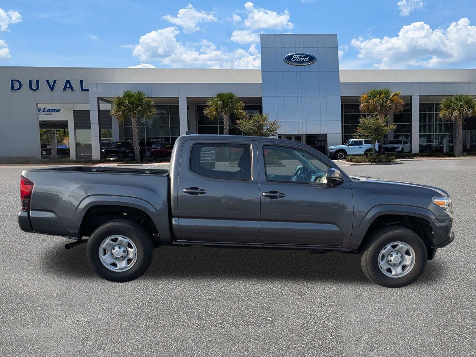 Used 2022 Toyota Tacoma SR AWD/4WD image 3